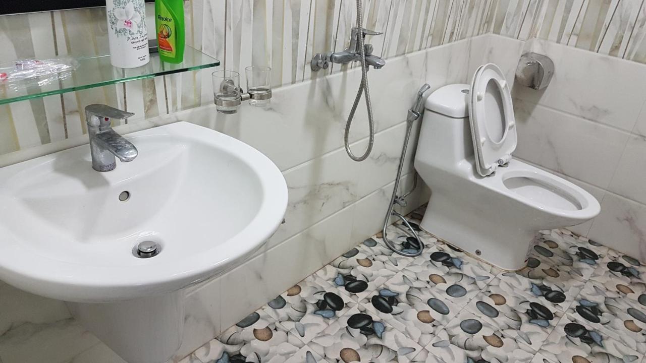 Love Hotel Near Ha Dong General Hospital Hanoi Bagian luar foto