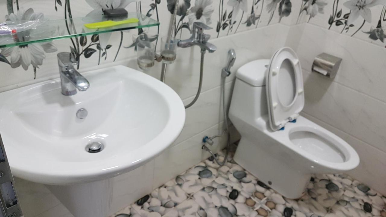 Love Hotel Near Ha Dong General Hospital Hanoi Bagian luar foto